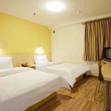7Days Inn Dongguan Conference & Exhibition Center Номер фото