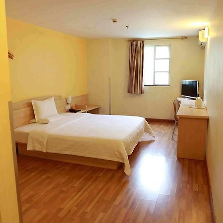 7Days Inn Dongguan Conference & Exhibition Center Номер фото